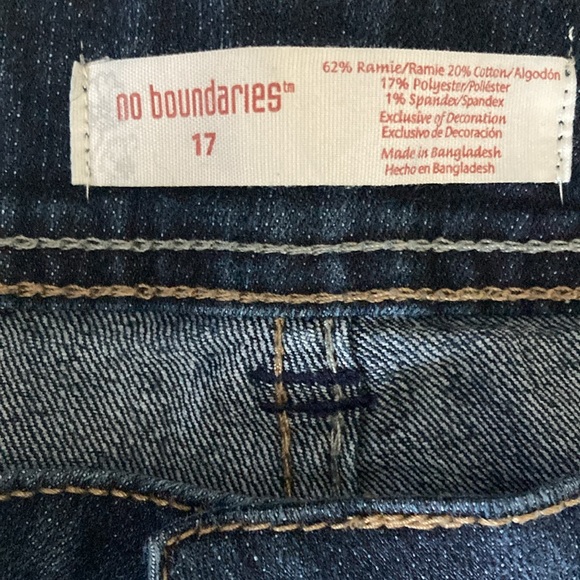 No Boundaries Juniors Dark Wash Mid Rise Bootcut Denim Jeans Double Stitching 17 - Picture 5 of 7
